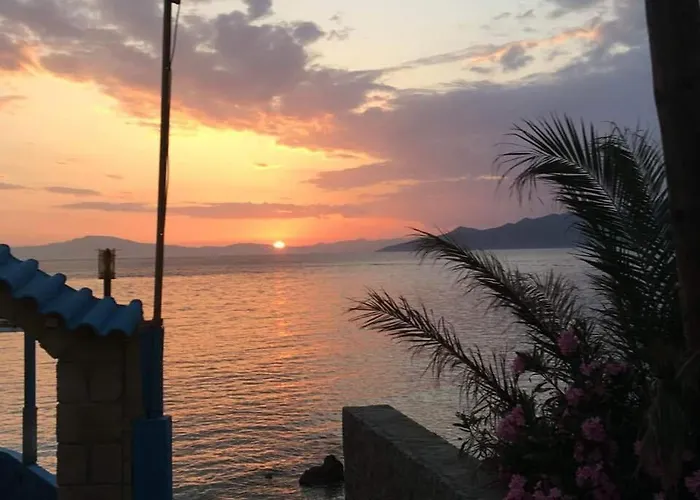 Antonias House Semesterbostad Stoúpa